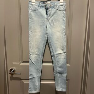 Hollister Women’s Light Denim Skinny Jeans